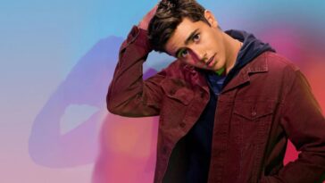 watch Love, Victor Season 3 on Hulu in Canada