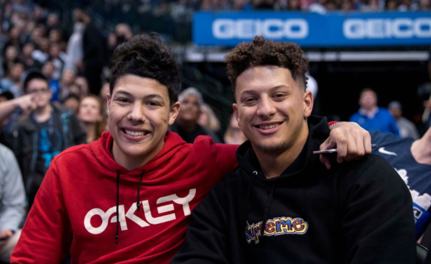 TikTok influencer Jackson Mahomes, brother of Kansas City Chiefs quarterback Patrick Mahomes, was taken into custody on Wednesday morning on charges of sexual battery.