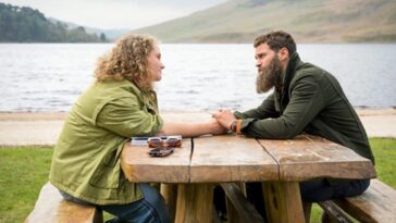 how to watch The Tourist season 2