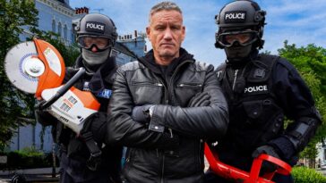 SAS Catching the Criminals